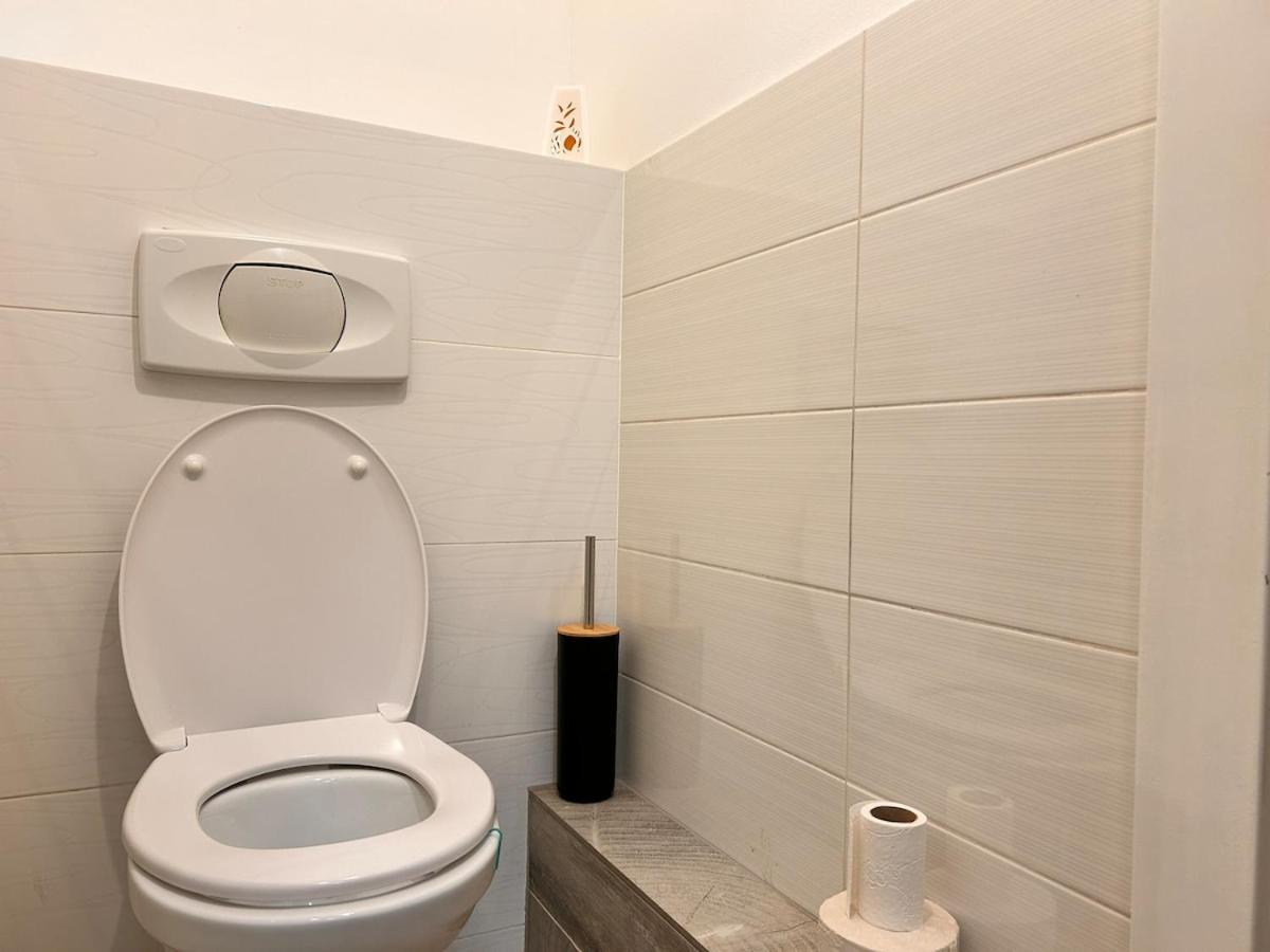 Spacious 4-room For 6 - Near Subway Wien